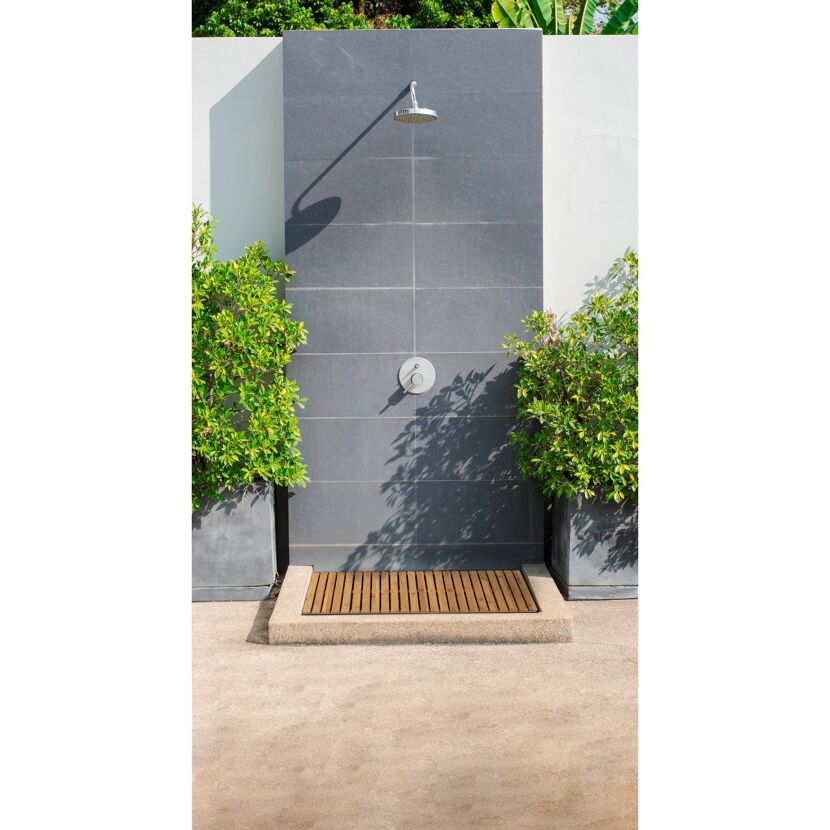 Außendusche mit Regendusche
