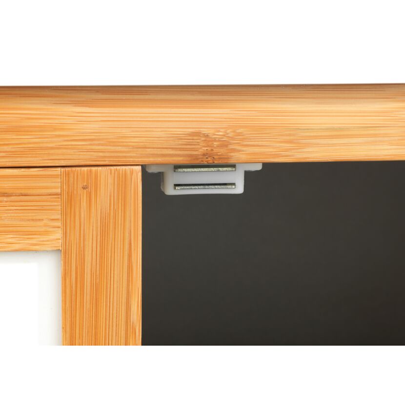 Magnetverschluss an einem Holzschrank