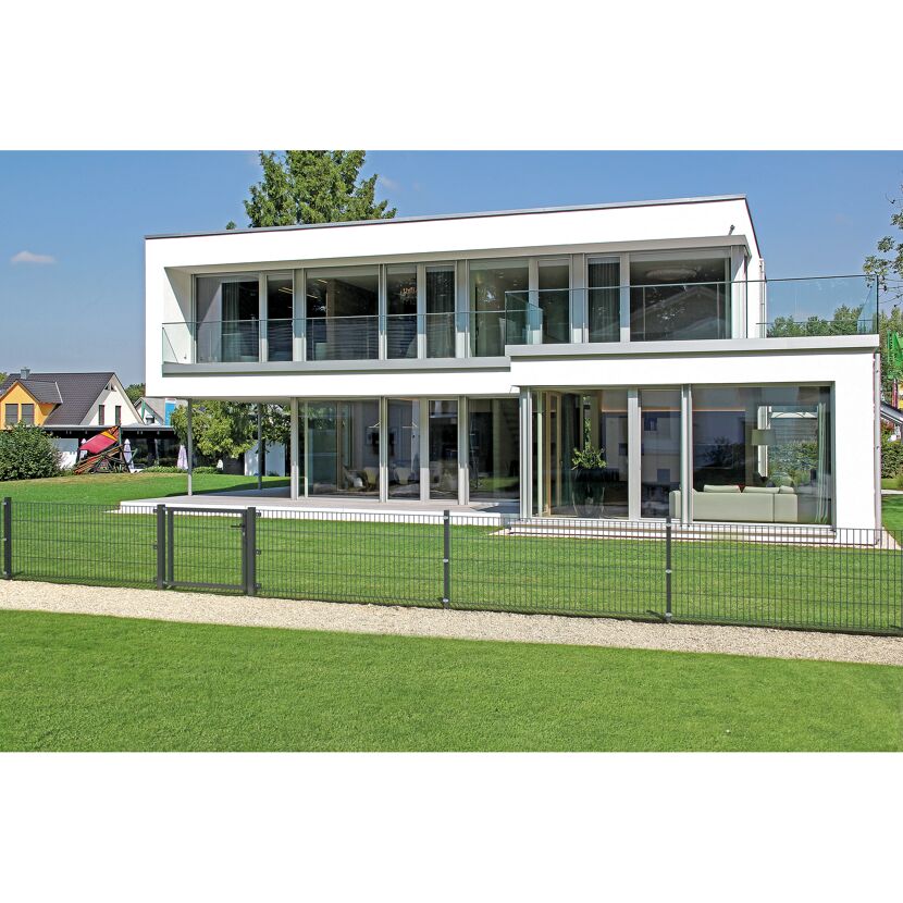 Modernes Haus mit Doppelstabmattenzaun