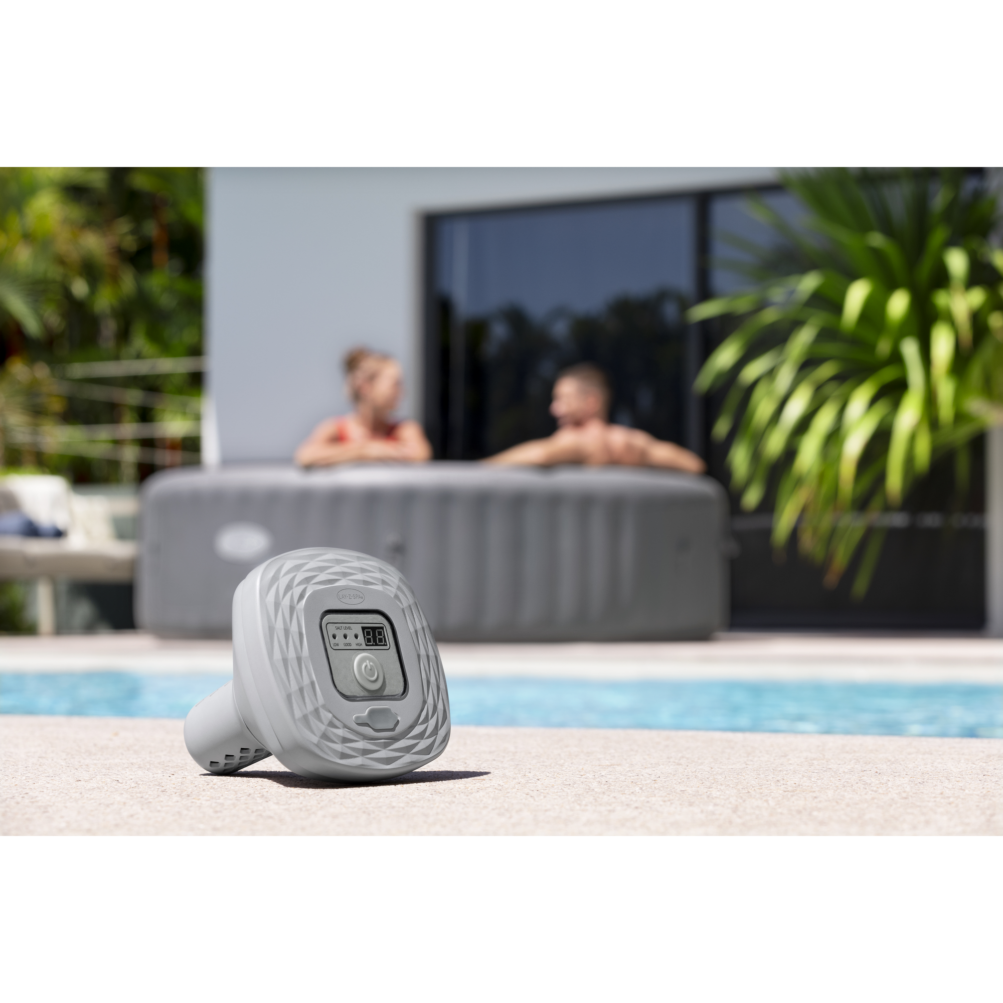 Salzwasseranlage 'LAY-Z-SPA Xtras' schwimmend akkubetrieben  0,5 g/h + product picture