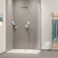 Moderne Dusche mit Regendusche