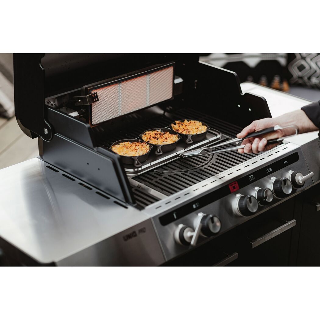 Gasgrill mit Grillzange