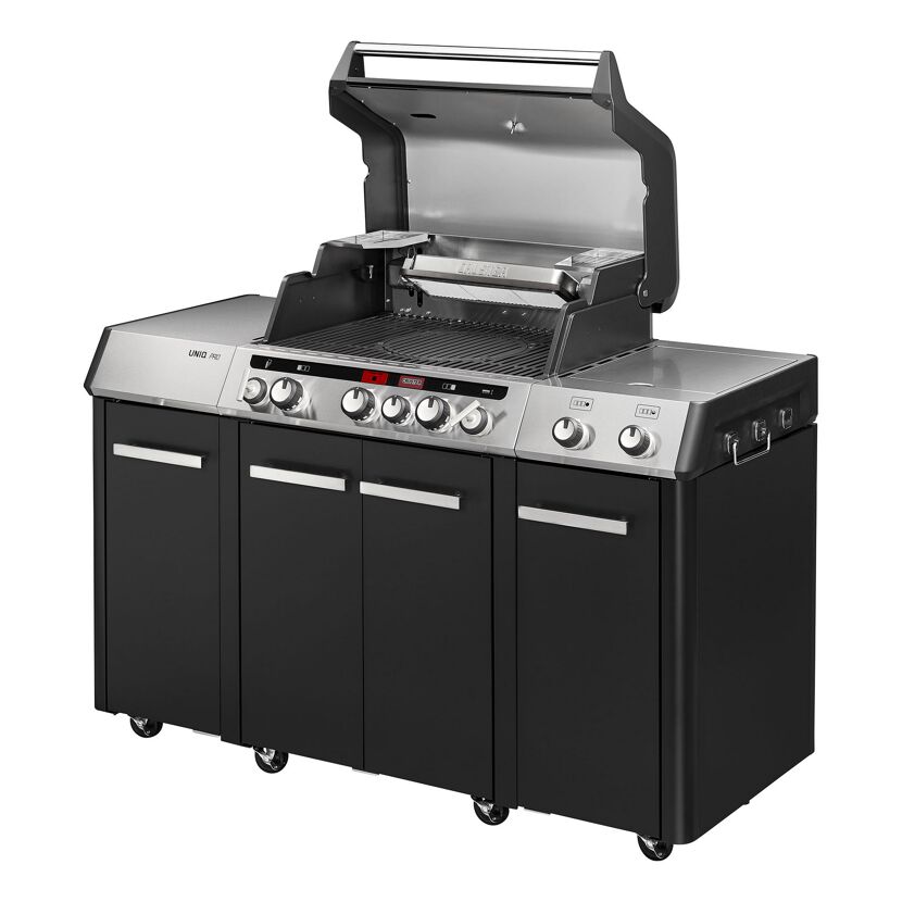 Großer Gasgrill mit geöffnetem Deckel