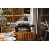 Gasgrill auf einem Balkon
