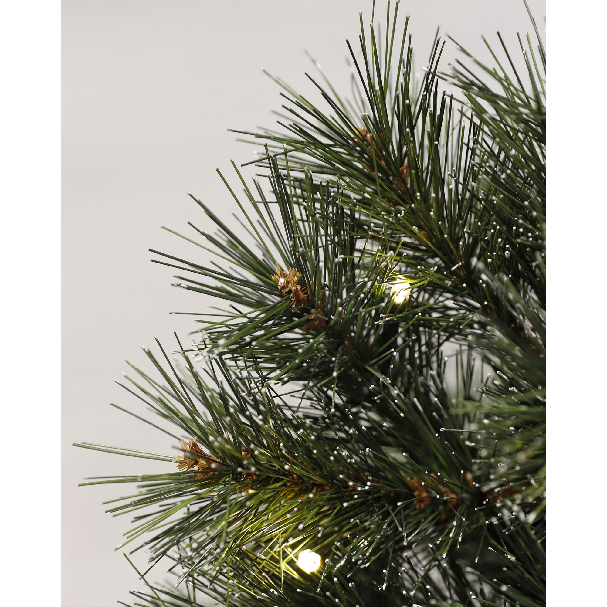 Künstlicher Weihnachtsbaum 'Jasper' mit 20 LEDs grün frosted Ø 40 x 60 cm