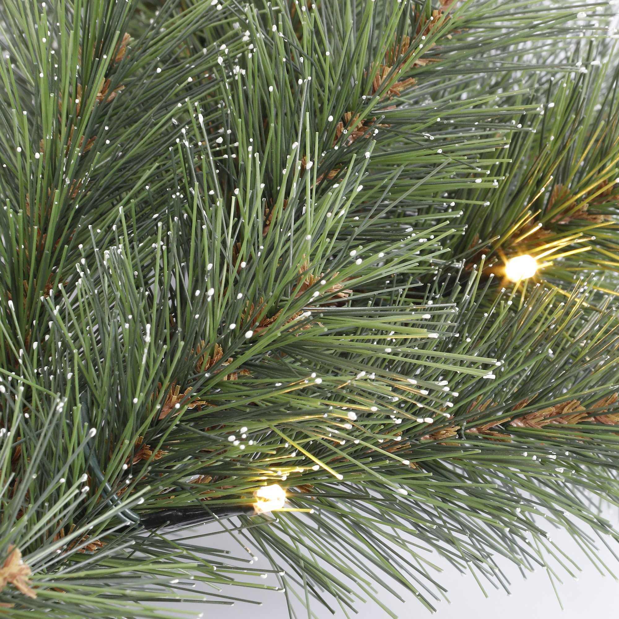 Künstliche Girlande 'Jasper' mit 30 LEDs grün 270 cm
