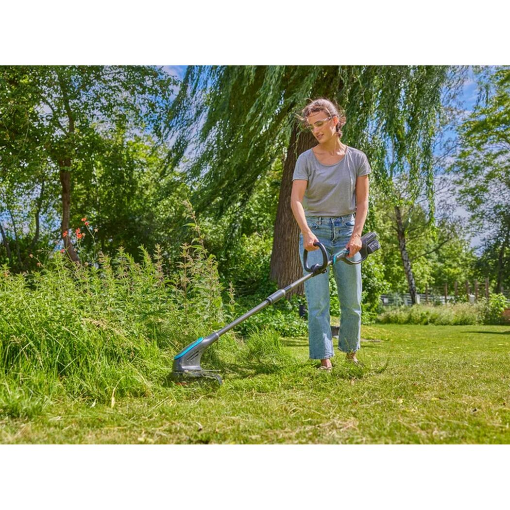Akku-Trimmer 'PowerTrim 30/18 V POWER FOR ALL Ready-To-Use-Set' mit Akku und Ladegerät