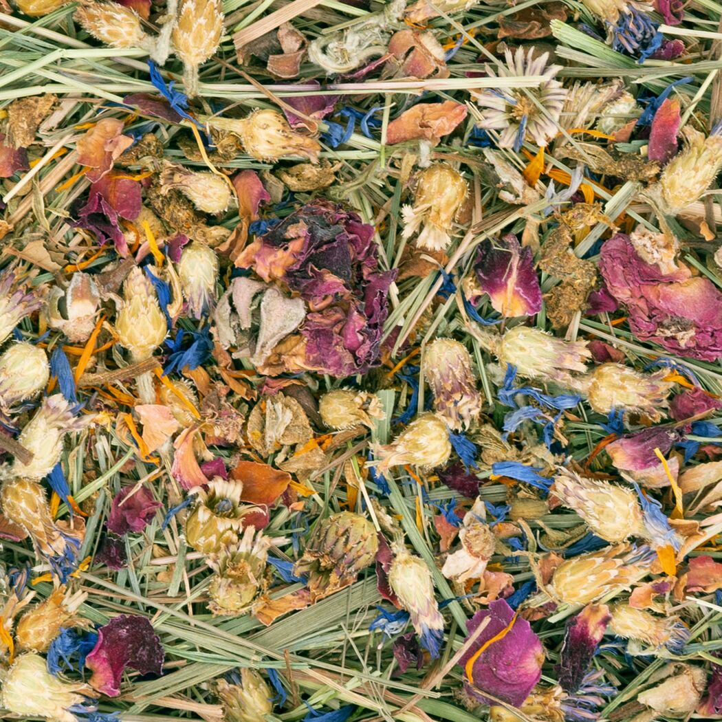 Snack für Nager und Zwergkaninchen 'Heu-Schale mit Blüten' 100 g