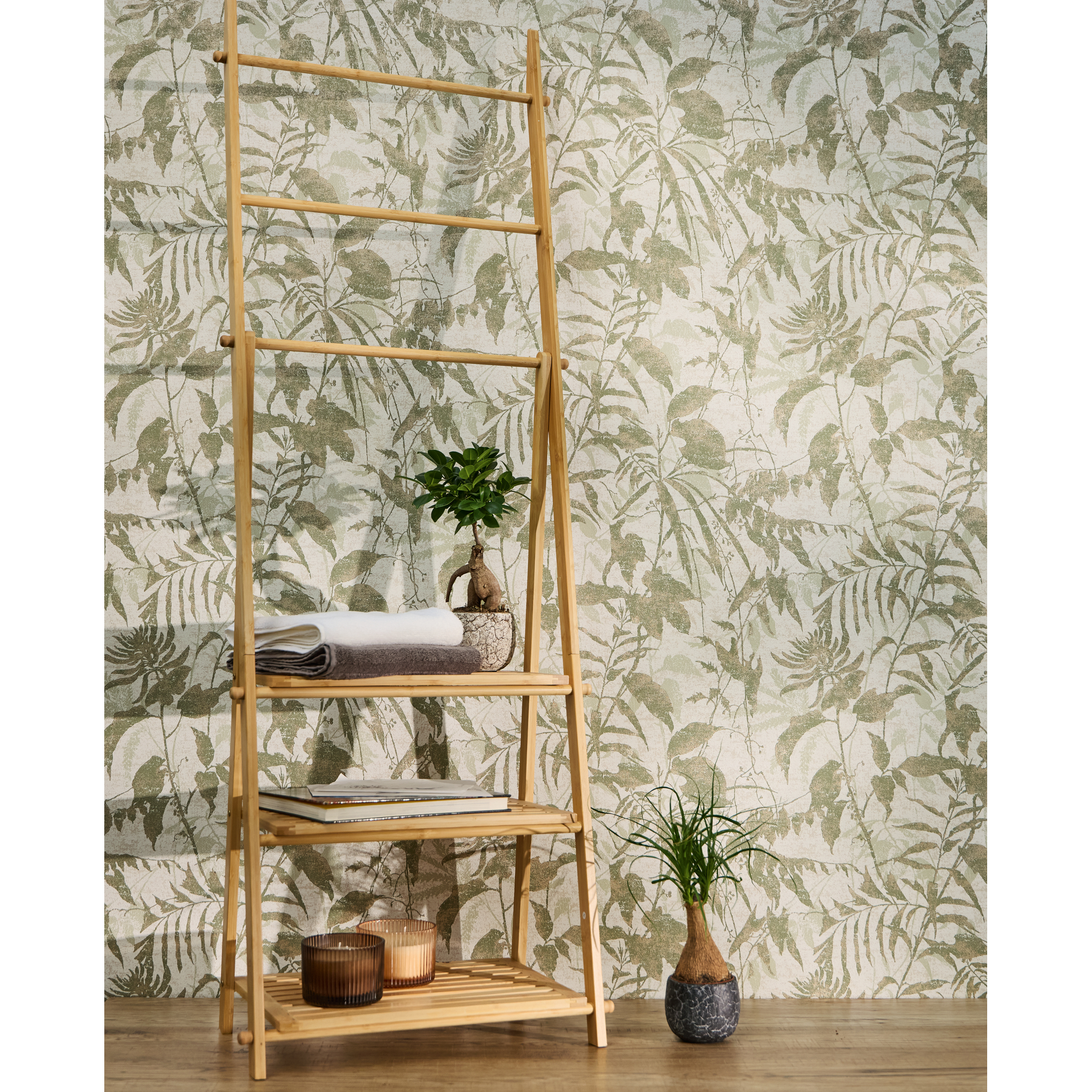 Vliestapete 'Hot Spots Blätter' grün 10,05 x 0,53 m