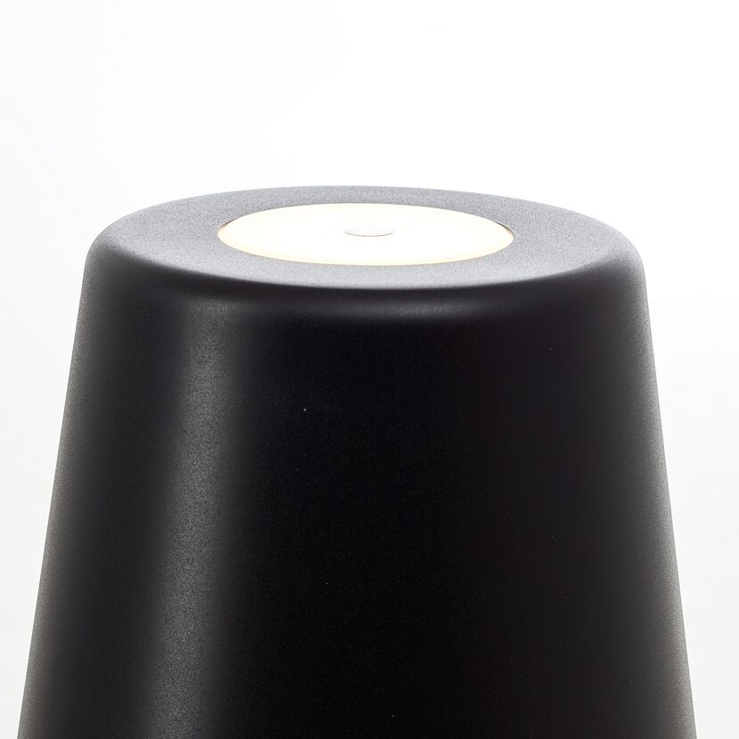 Akku-Stehleuchte 'Kaami' schwarz 4 W 350 lm dimmbar