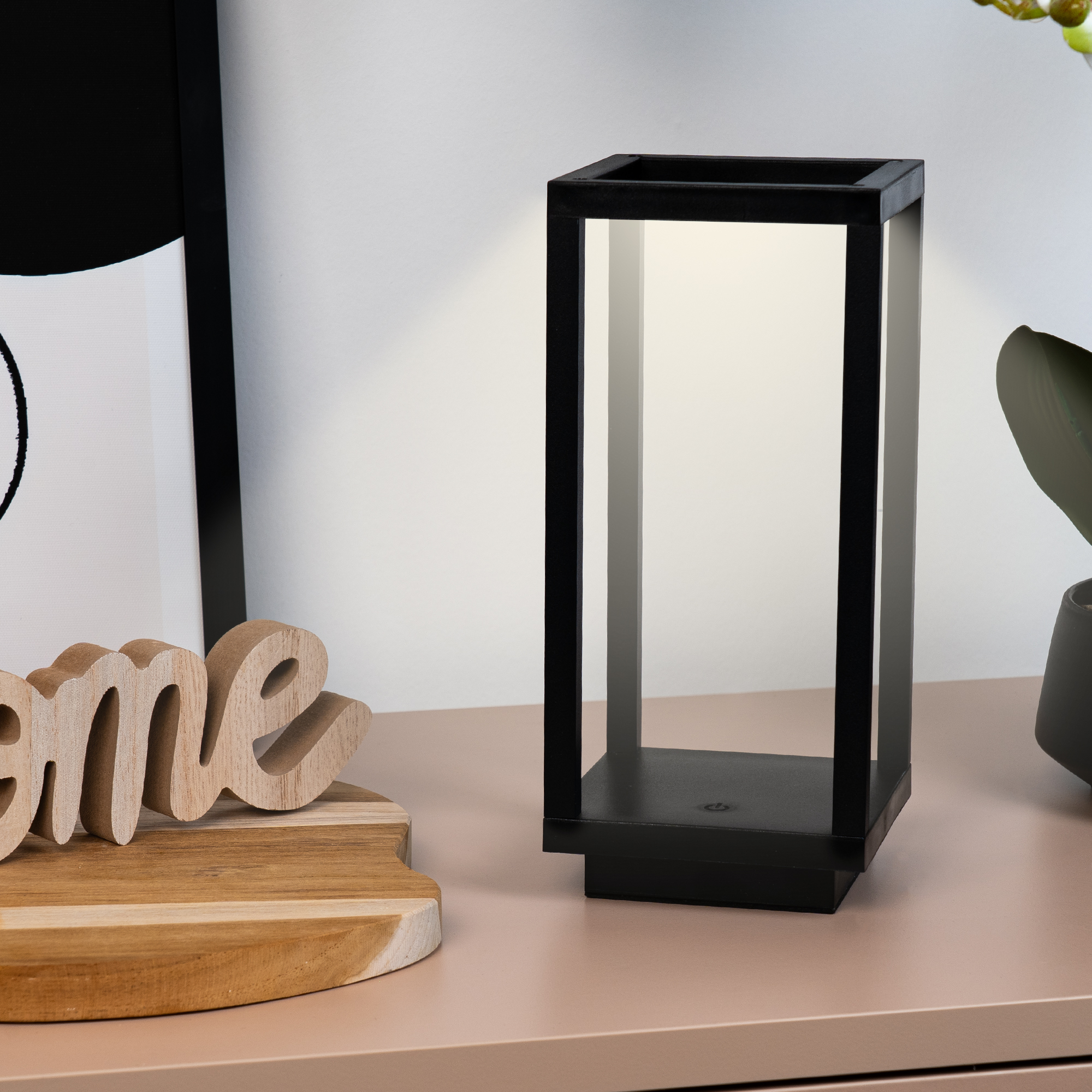 LED-Tischlecuhte 'Laer' schwarz kabellos