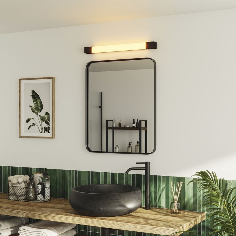Warmweiße LED-Leuchtröhre G5 über Badezimmerspiegel