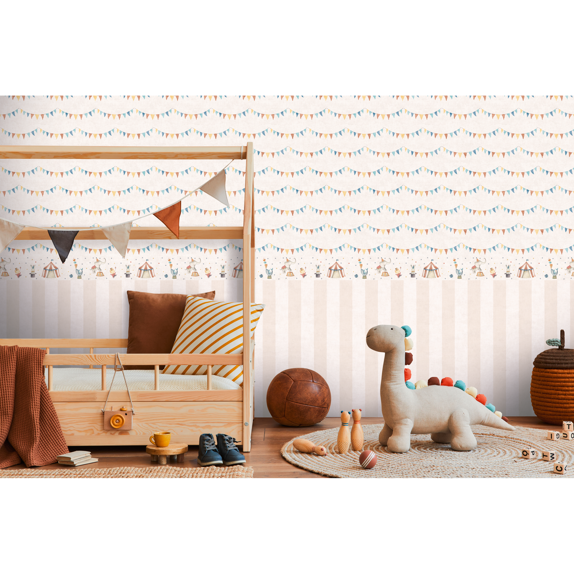 Vliestapete 'Lilly & Luis' Wimpel bunt 0,53 x 10,05 m