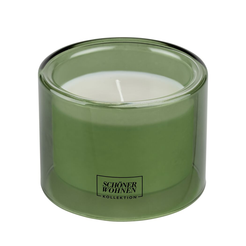 Grüne Duftkerze 'Basil M' von SCHÖNER WOHNEN im Glas.