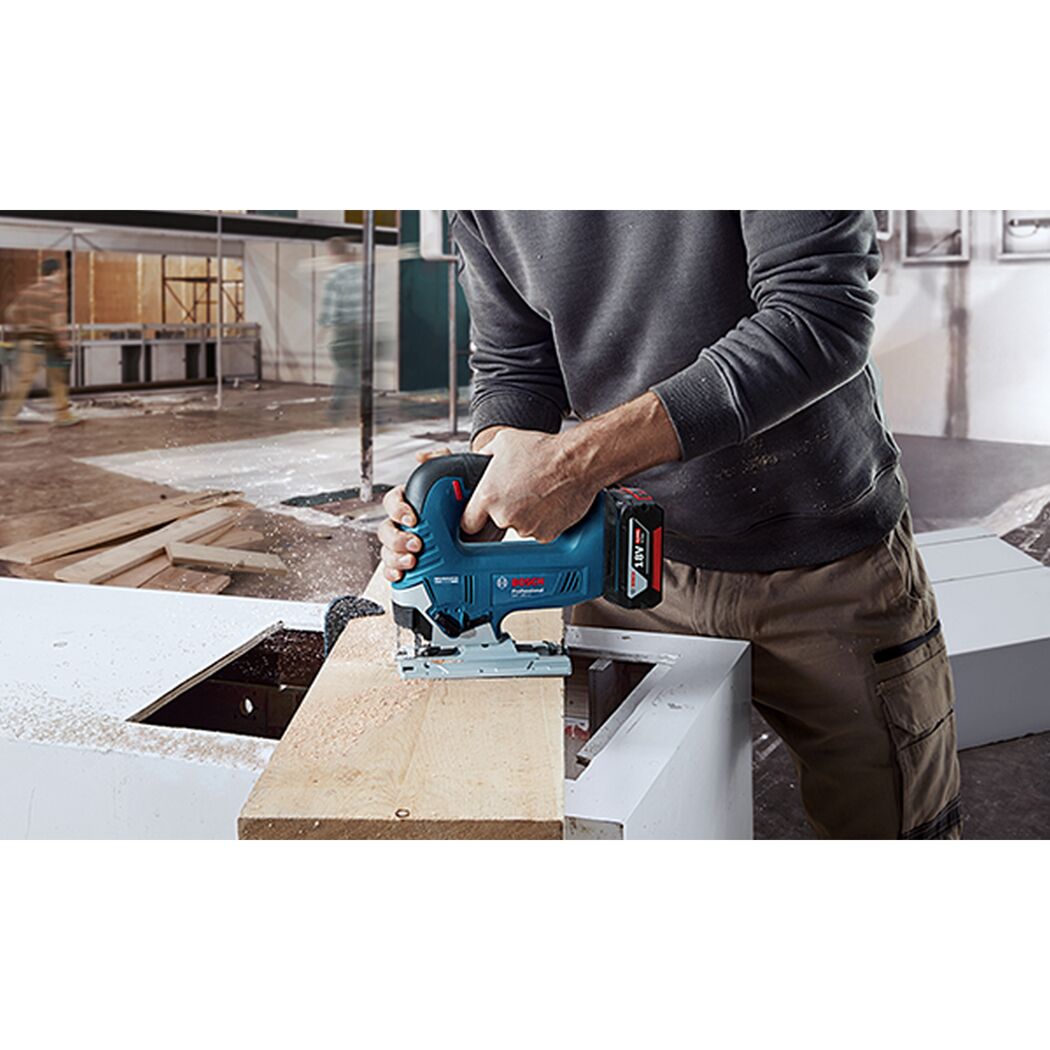 Akku-Stichsäge 'PRO HEAVY DUTY GST 18V-125 B' mit Sägeblatt und L-BOXX 136