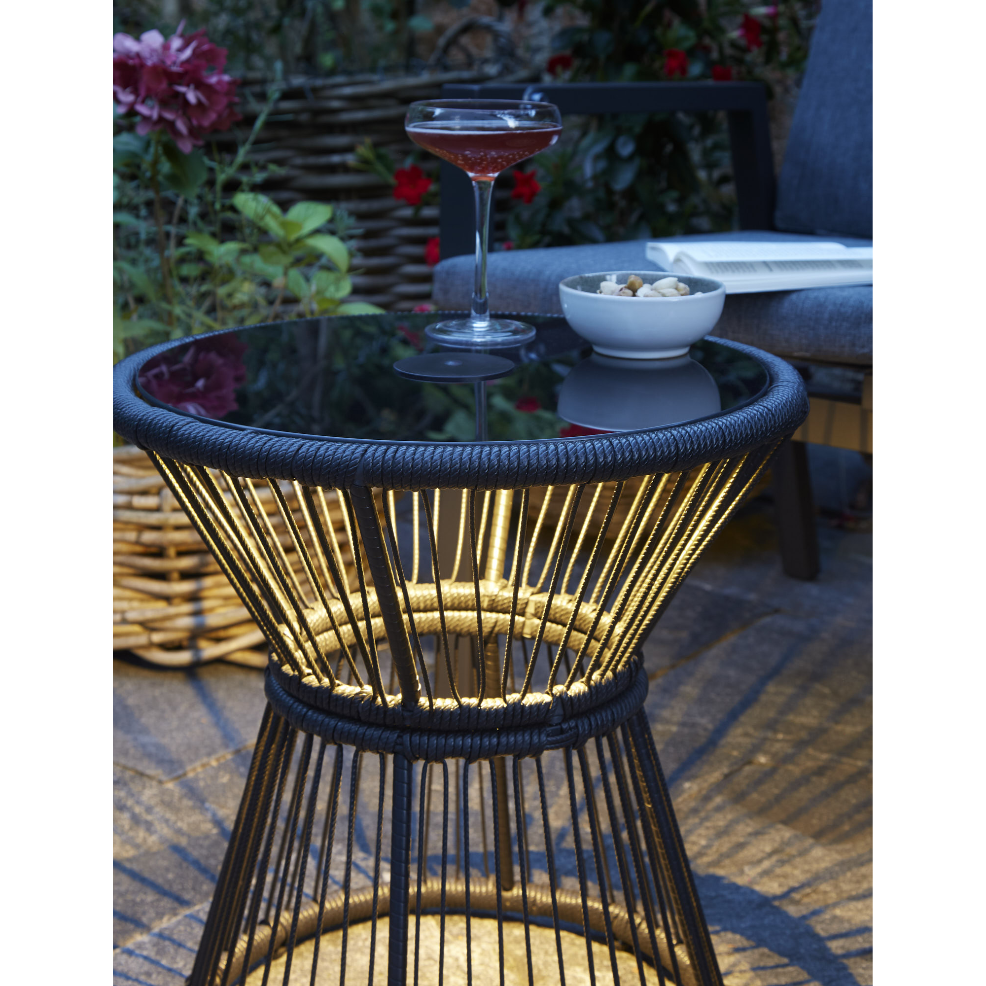 Beistelltisch 'Coco' mit LED-Beleuchtung schwarz Ø 46 x 50 cm