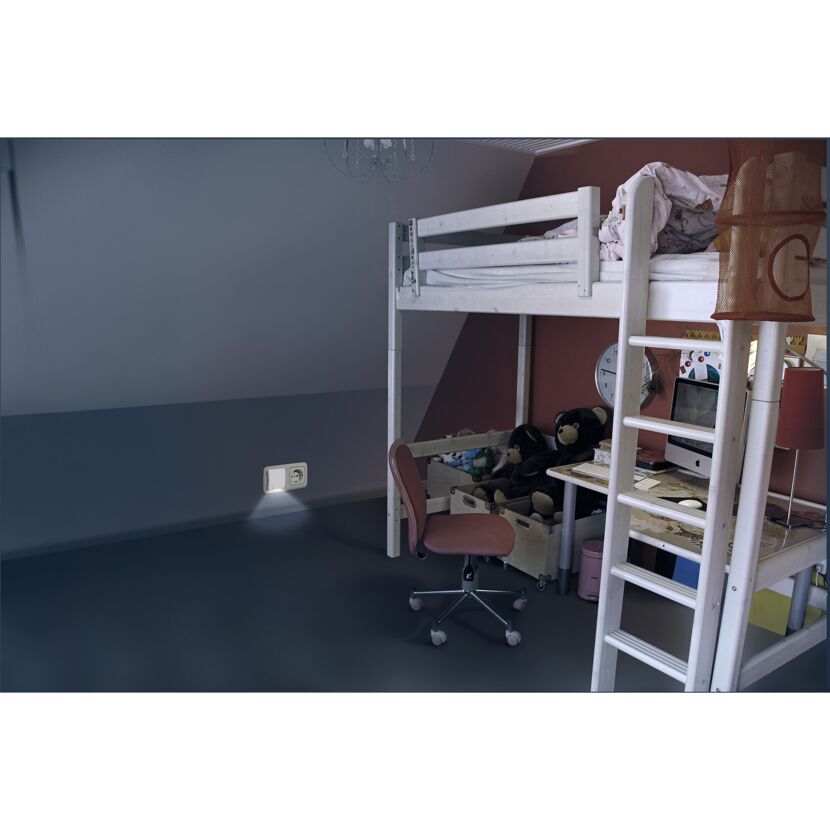 LED-Nachtlicht 'Lunetta Slim' 0,3 W 3 lm warmweiß 6 x 6 x 5,8 cm