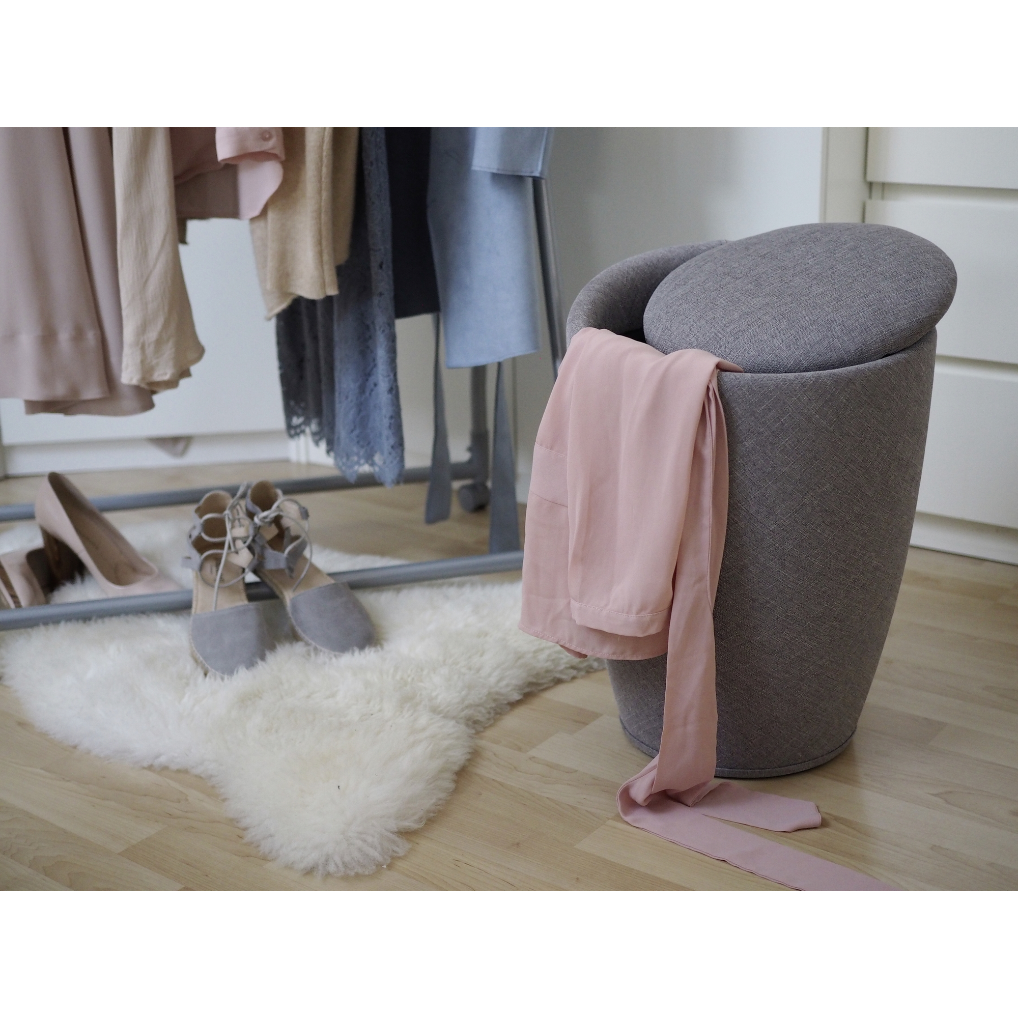 Badhocker mit Wäschesack 'Candy' dunkelgrau Ø 36 x 50,5 cm