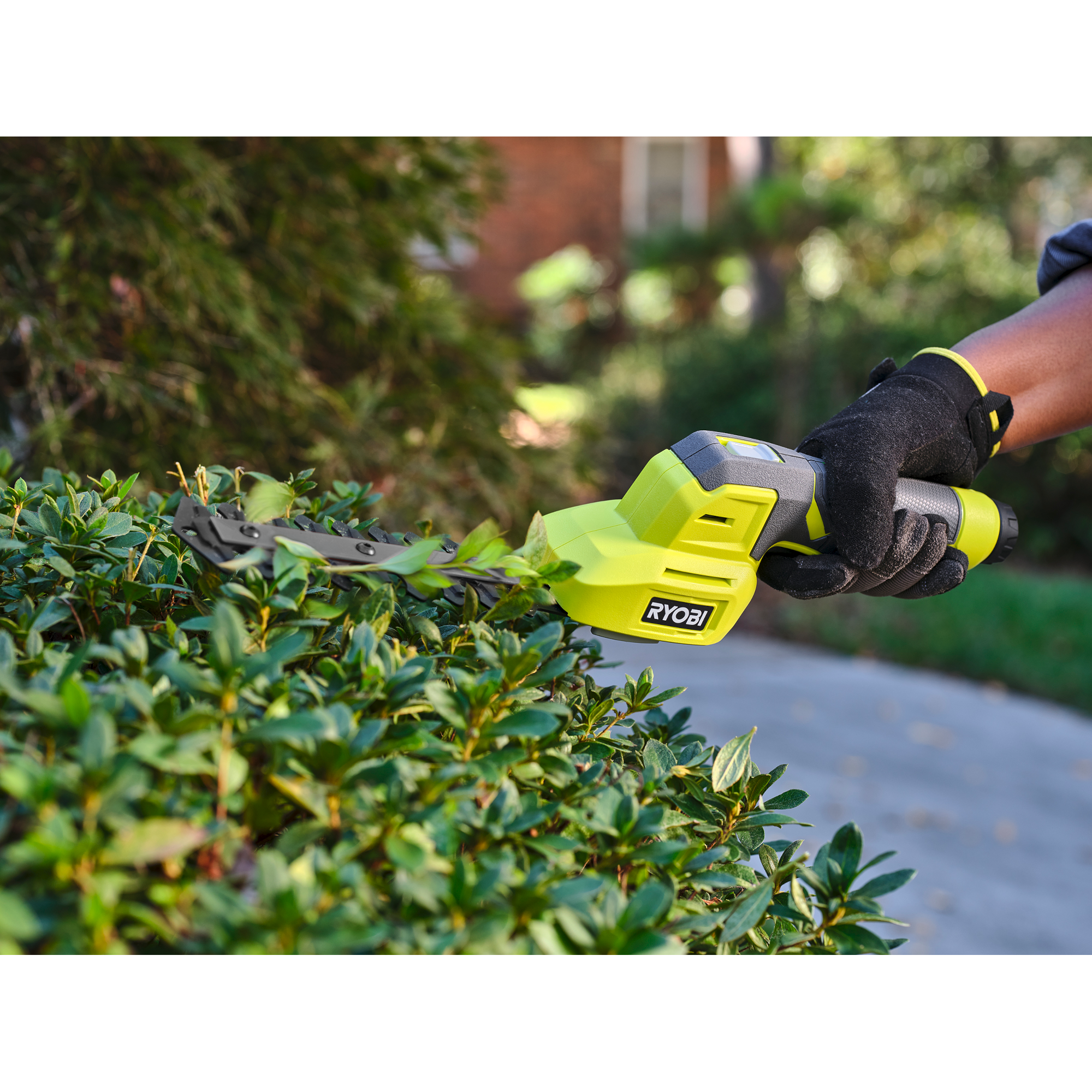 Akku-Gartenschere 'RY4SCA-120' 4 V mit 2,0 Ah Akku und Ladekabel