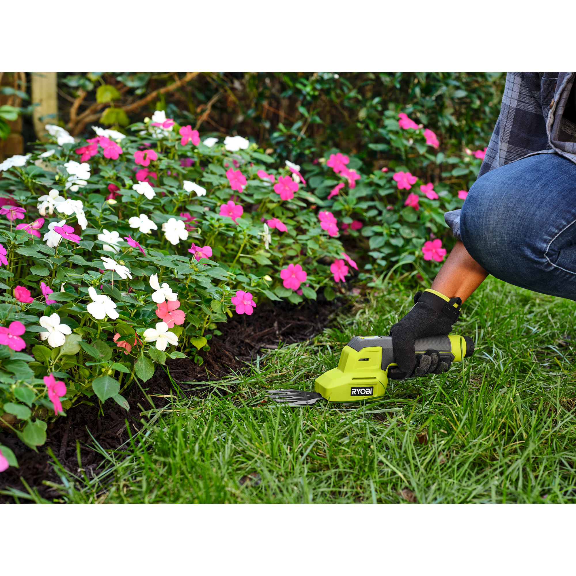 Akku-Gartenschere 'RY4SCA-120' 4 V mit 2,0 Ah Akku und Ladekabel