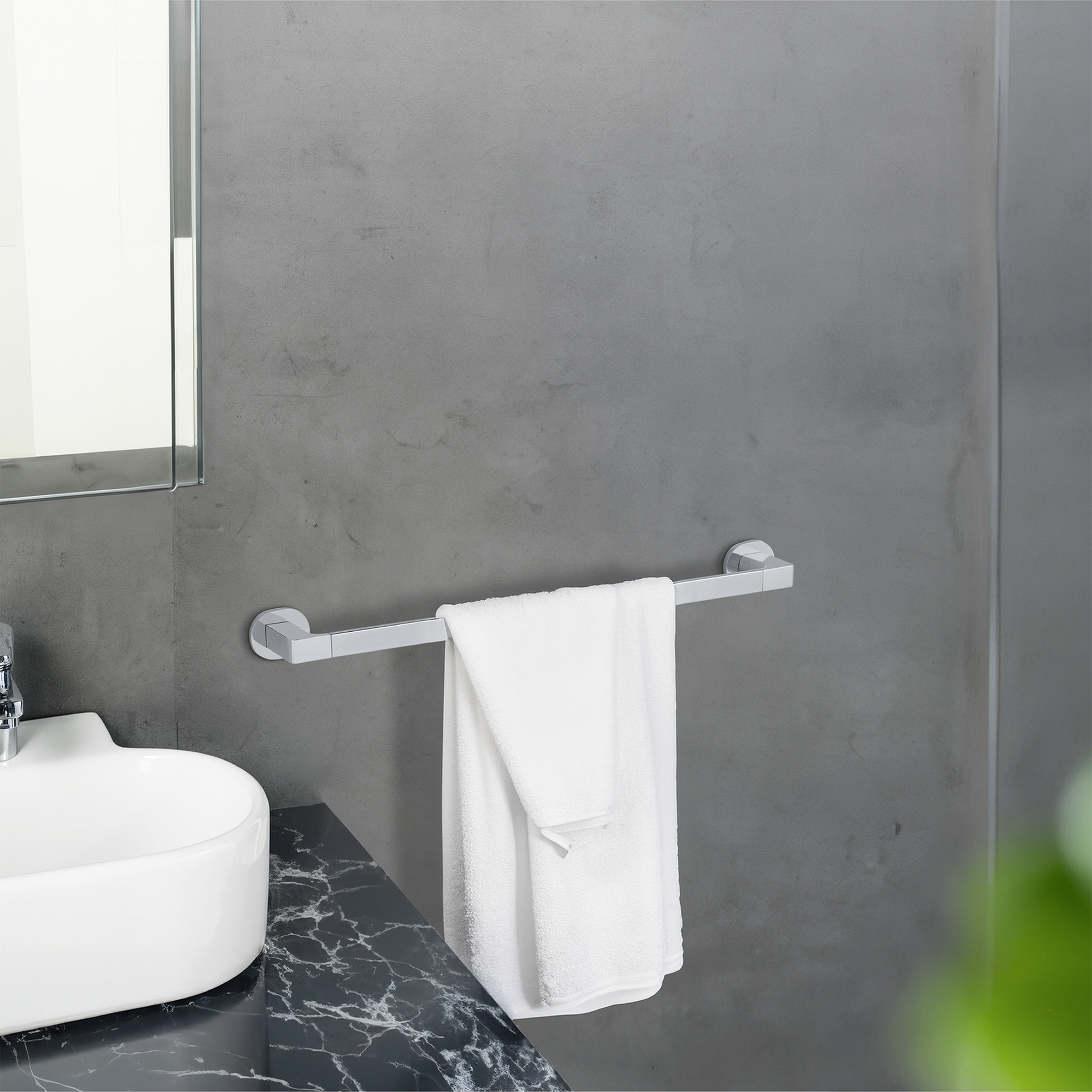 Handtuchstange 'Uno Maribor' chromfarben 63 x 5 x 7,5 cm