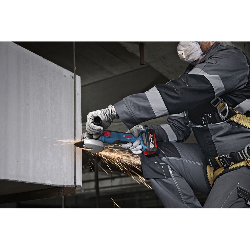 Akku-Winkelschleifer 'GWS 18V-8 Professional' 1100 W mit 2 Akkus und L-BOXX