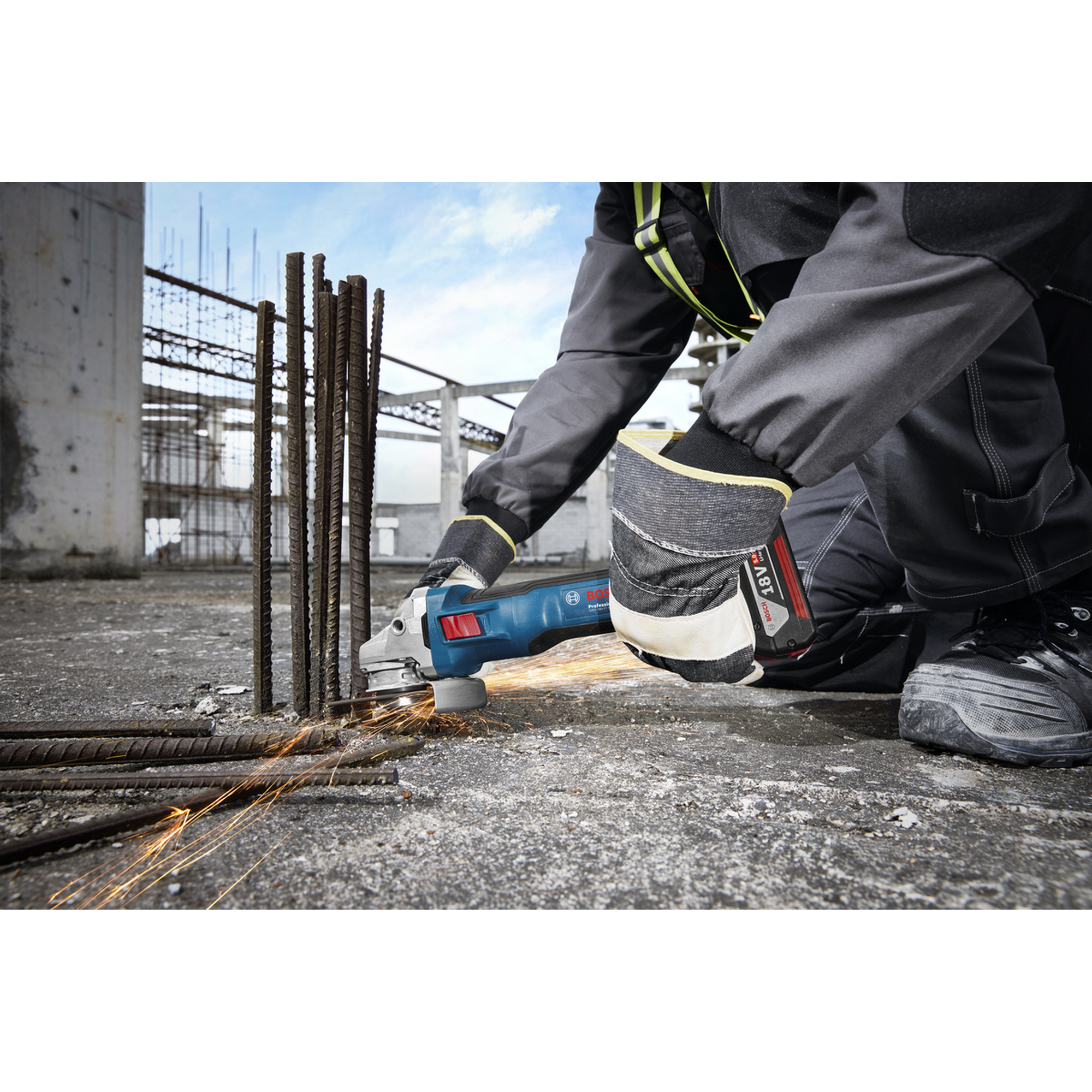 Akku-Winkelschleifer 'GWS 18V-11 Professional' 1100 W in L-BOXX