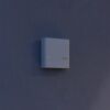 Weißer Dämmerungsschalter 'NightmatIQ' von Steinel an Wand.