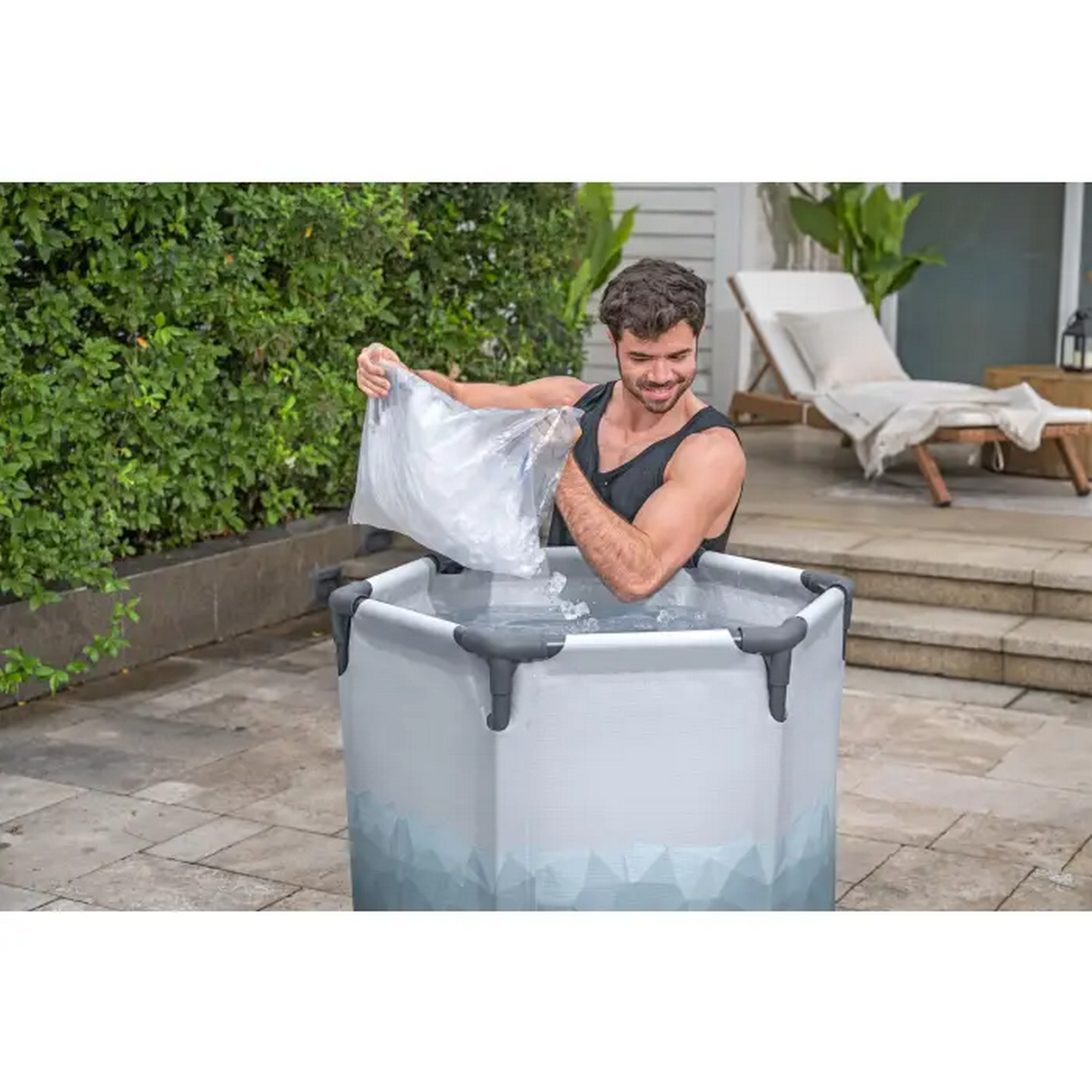 Eisbad 'Lay-Z-Spa Glacial Dip™' lichtgrau mit Eismuster Ø 90 x 80 cm