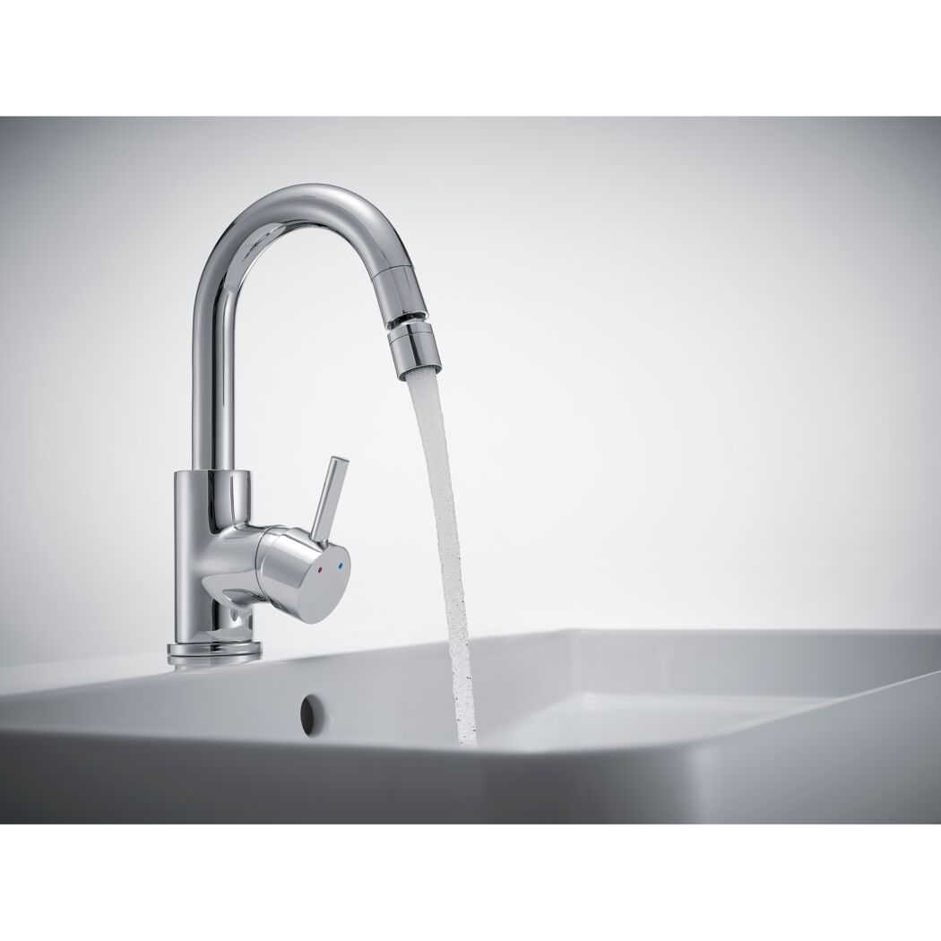 Umstellstrahlregler M22/M24 5,7 l/min mit ausfahrbarem Kugelgelenk