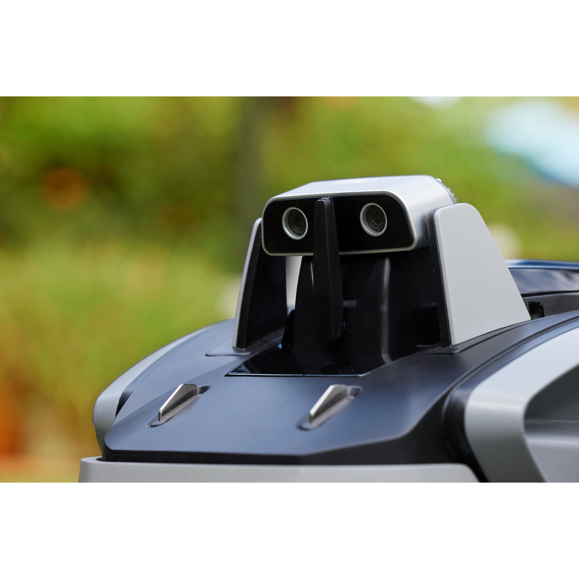 Mähroboter 'V3' mit Garage bis 600 m²