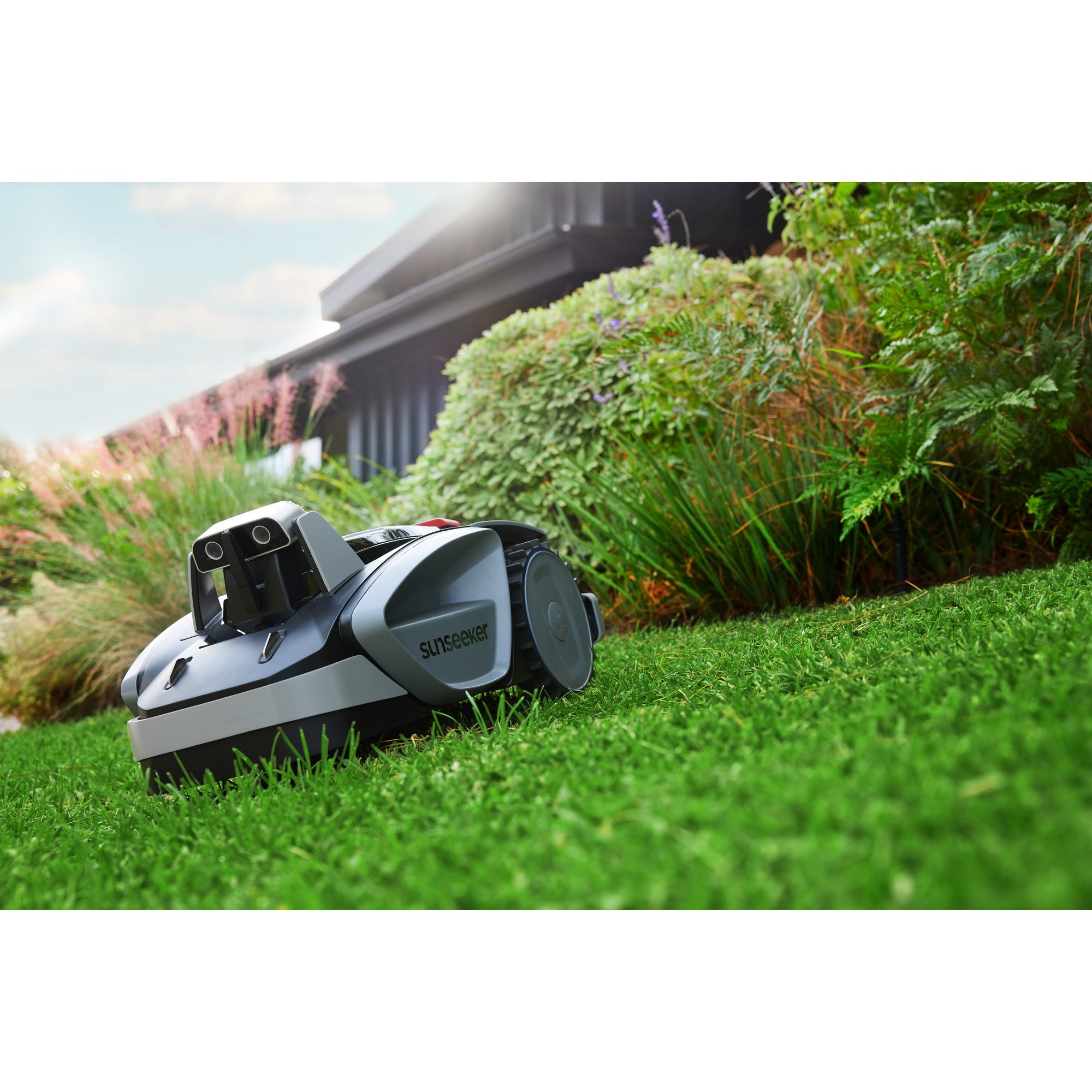 Mähroboter 'V3' mit Garage bis 600 m²