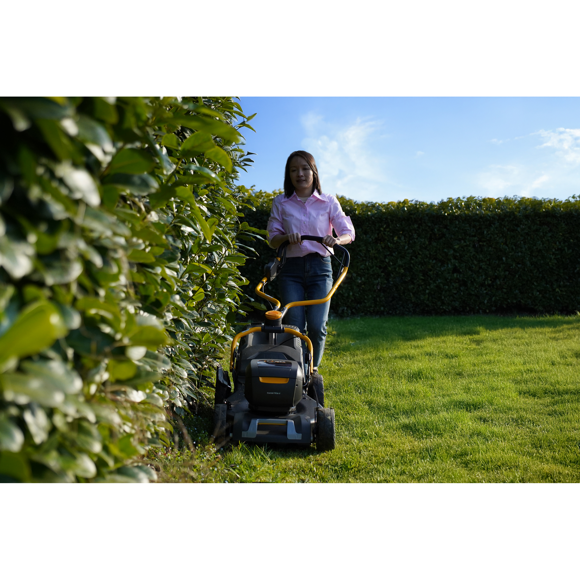 Akku-Rasenmäher 'Combi 753e V Kit' 48 V mit 2 Akkus und Ladegerät