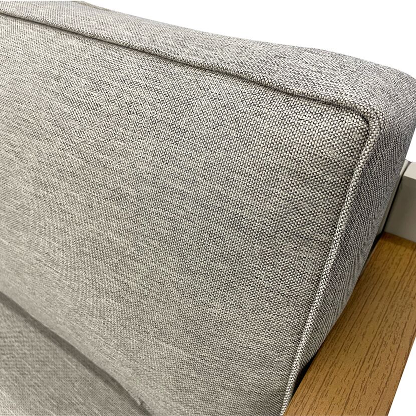 Detailaufnahme des grauen Kissens vom Loungemöbelset 'Miami'.