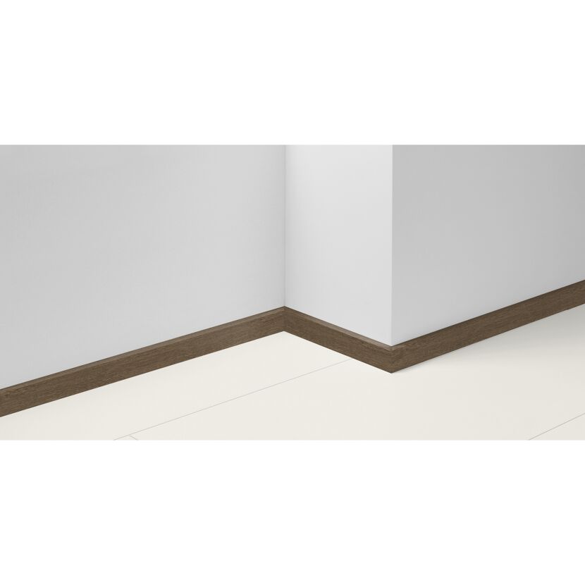 Sockelleiste 'SL 3' Eiche D093 2200 x 16 x 40 mm