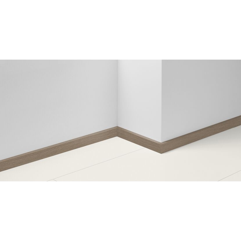 Sockelleiste 'SL 3' Eiche D126 2200 x 16 x 40 mm