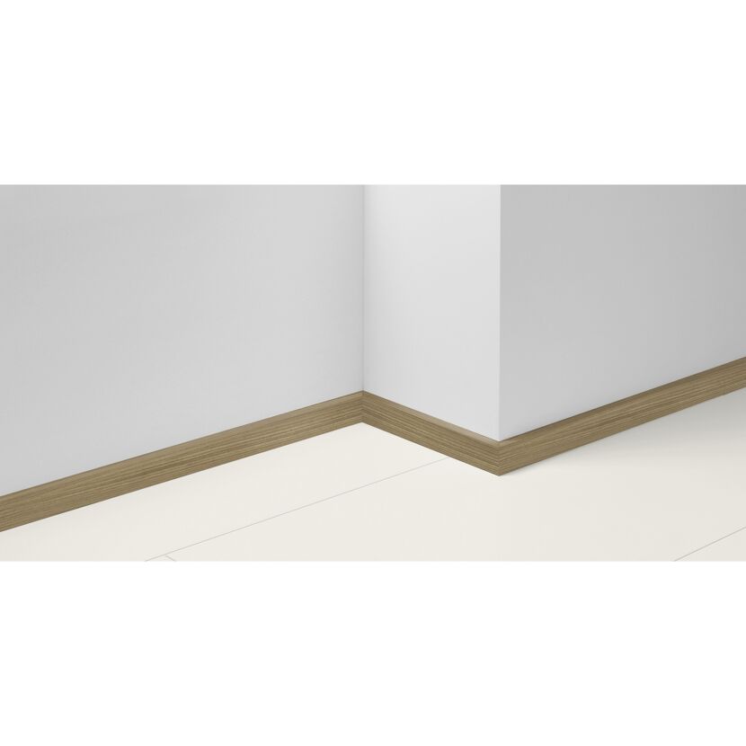 Sockelleiste 'SL 3' Eiche D135 2200 x 16 x 40 mm