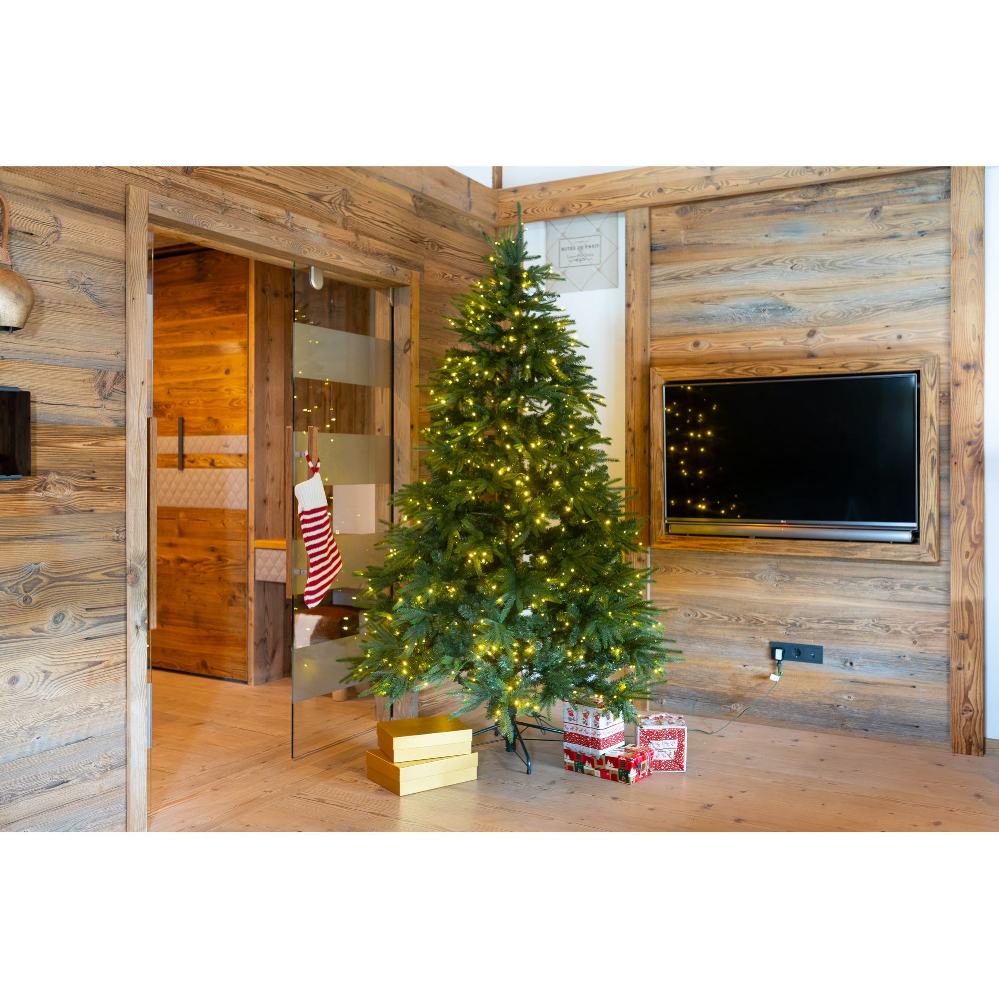 Künstlicher Weihnachtsbaum 'Richmond' Tanne mit 700 LEDs in warmweiß, Ständer Ø 142 x 228 cm