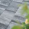 Terrassenplatte 'T-Court Drain' Beton weiß/schwarz 60 x 40 x 4 cm