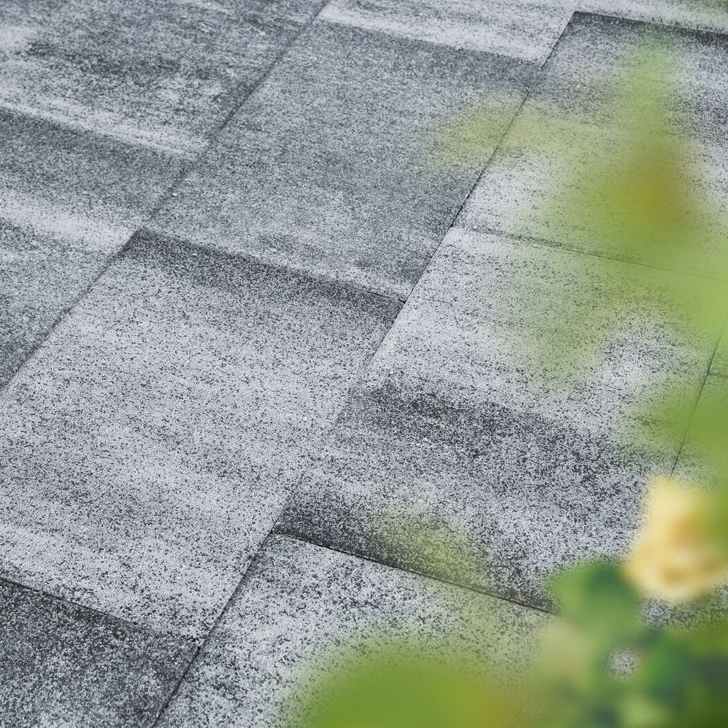 Terrassenplatte 'T-Court Drain' Beton weiß/schwarz 60 x 40 x 4 cm