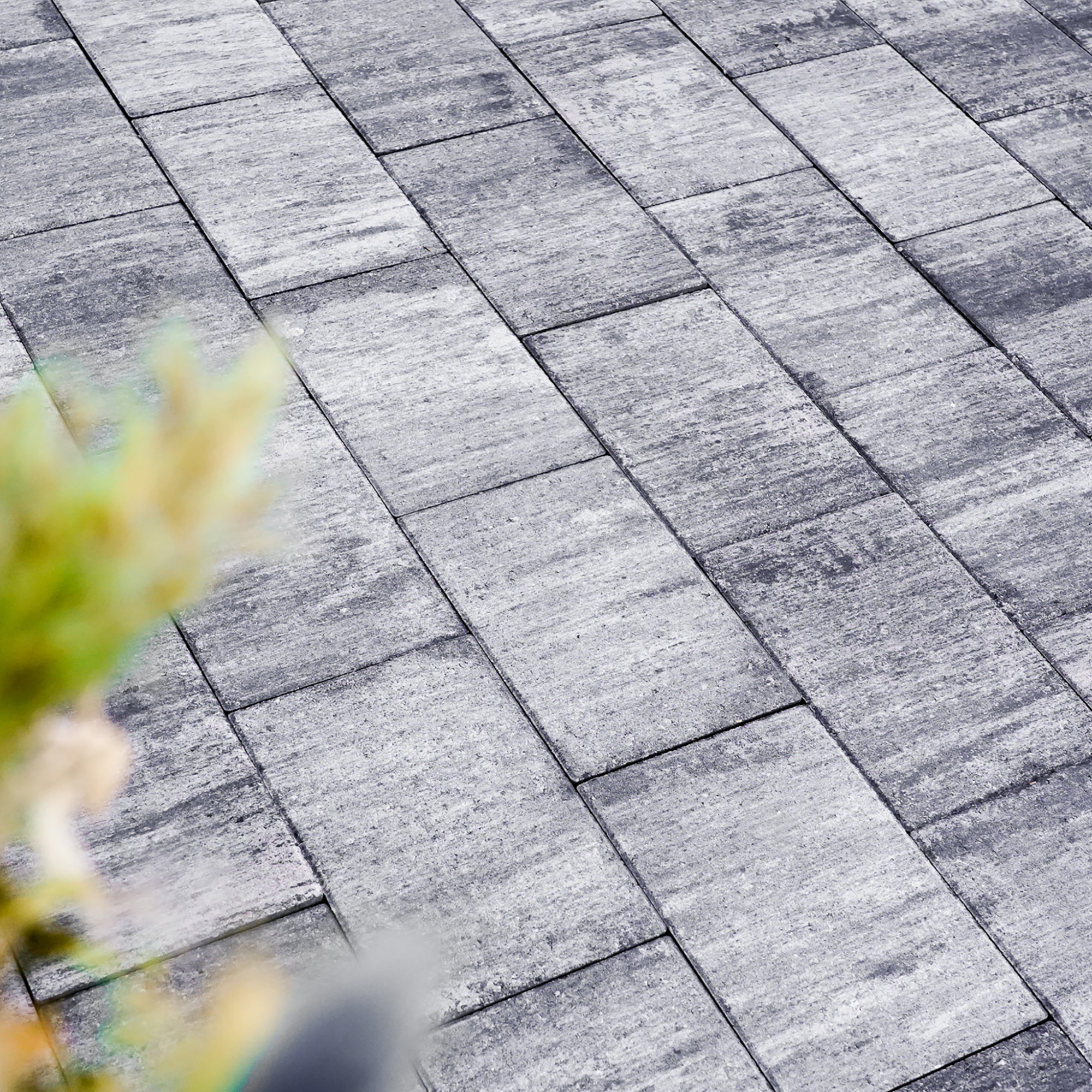 Terrassenplatte 'T-Court Smart' Beton schwarz 30 x 20 x 3 cm