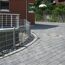 Pflasterstein 'T-Place Aquastyle' Beton weiß/schwarz 30 x 15 x 6 cm