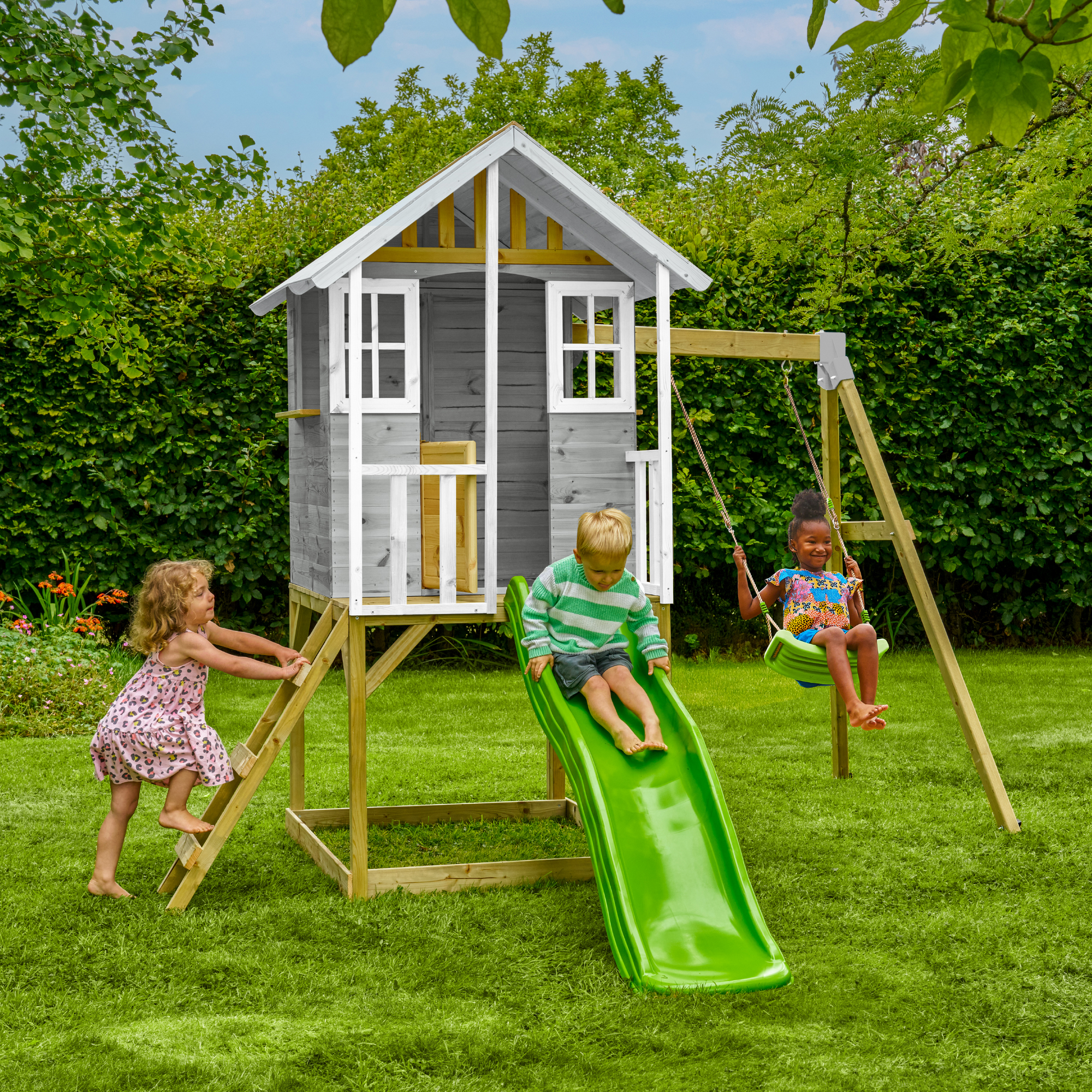 Spielhaus 'Valli 2' grau/weiß mit Rutsche und Schaukel 352 x 280 x 224 cm