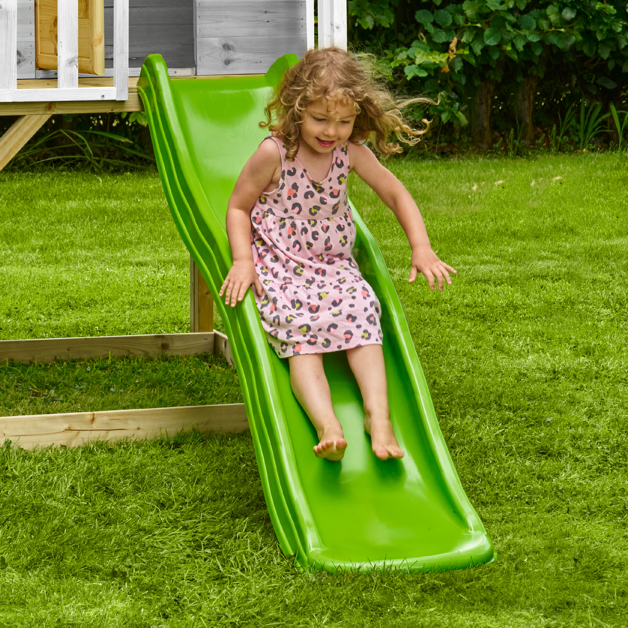 Spielhaus 'Valli 1' grau/weiß mit Rutsche 270 x 148 x 224 cm