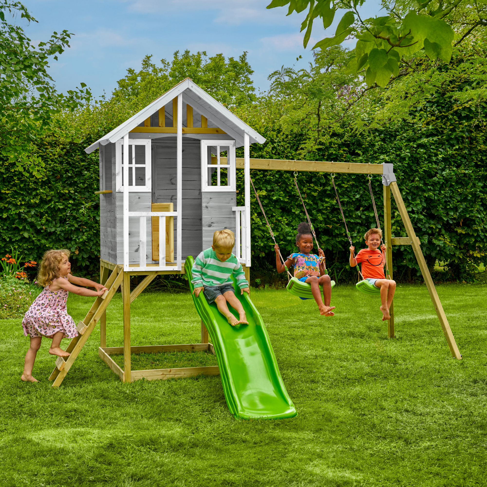 Spielhaus 'Valli 3' grau/weiß mit Rutsche und Doppelschaukel 352 x 370 x 224 cm