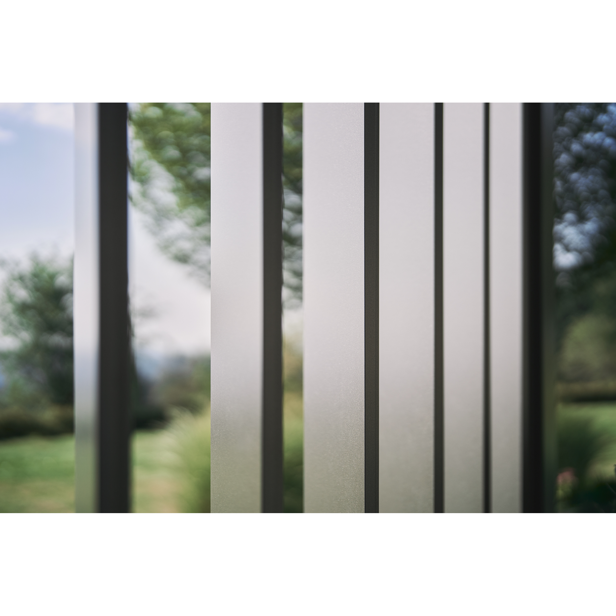 Lamellenseitenwand Gr. 2,5m mit Abschlussblende quarzgrau-metallic