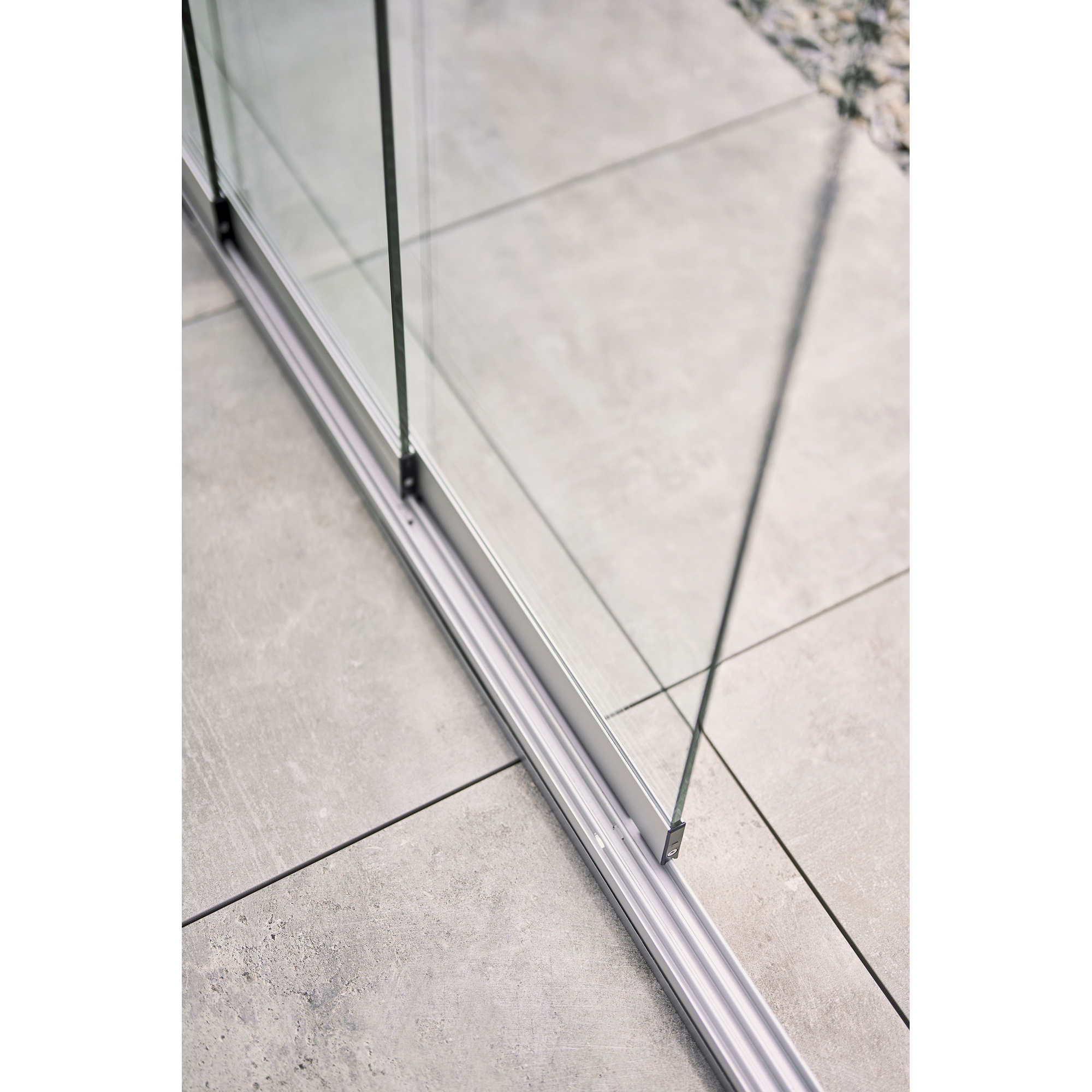 Glasschiebewand Klarglas Gr. 5,5 m weiß