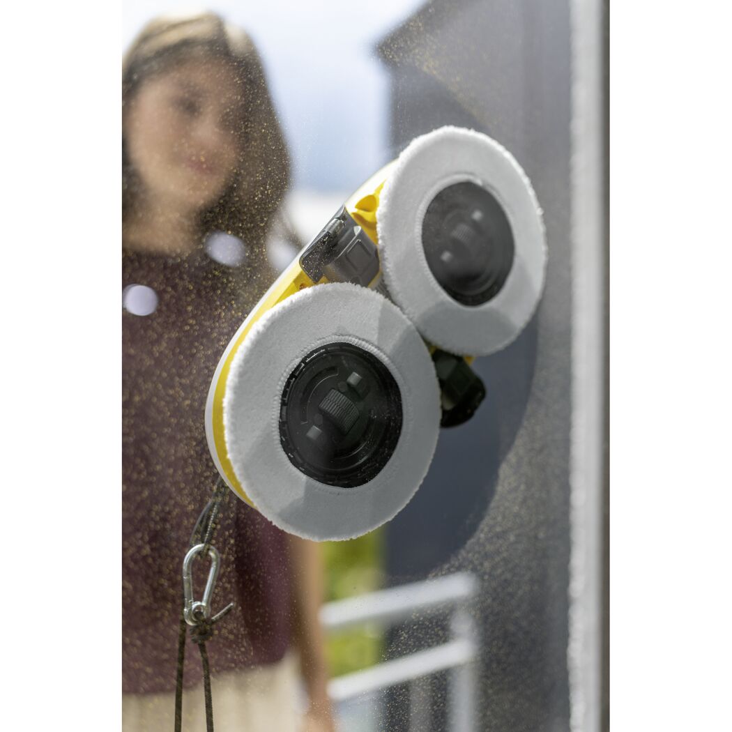 Fensterputzroboter 'RCW 2' mit Fernbedienung