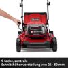 Person verstellt zentrale Schnitthöhenverstellung des roten Einhell Akku-Rasenmähers