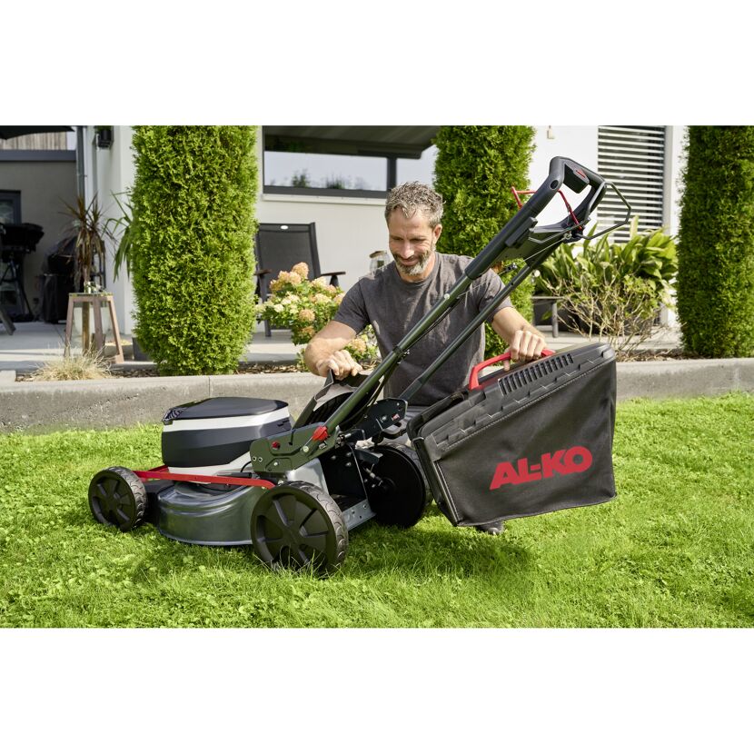 Akku-Rasenmäher '46.6 Li SP Comfort' 18/36 V mit 2 Akkus und Ladegerät bis 800 m²